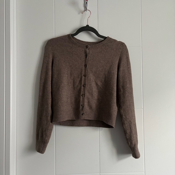 3/$45 Old Navy SoSoft Crop Cardigan Sweater - Picture 1 of 3